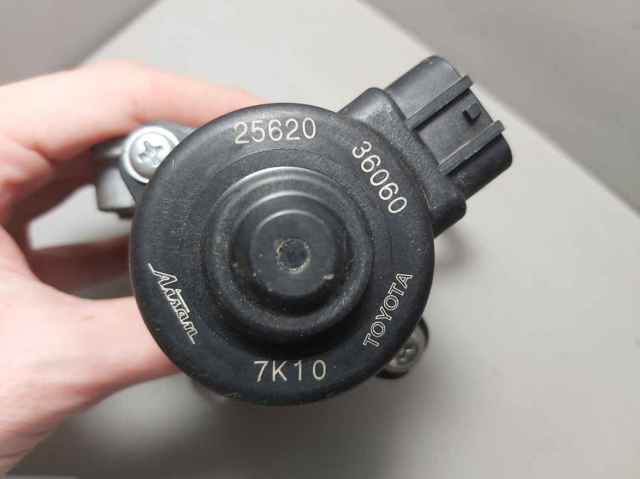 Клапан рециркуляции отработавших газов EGR 2562036060 TOYOTA