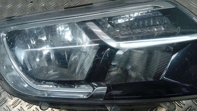260100437R RENAULT Фара правая купить в Львов
