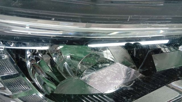 260105660R RENAULT Правая фара купить в Ирпень