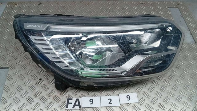 Вставка фары правой 260105660R RENAULT