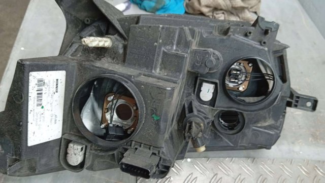 260105871R RENAULT Правая фара купить в Каменское