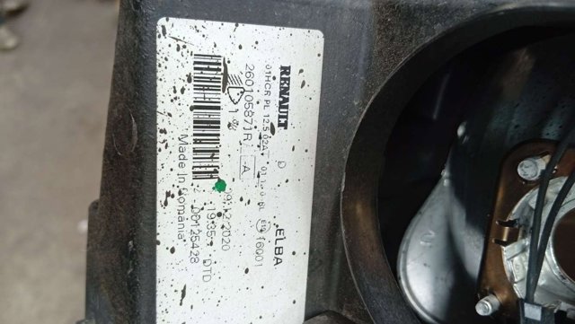 260105871R RENAULT Фара правая купить в Киев