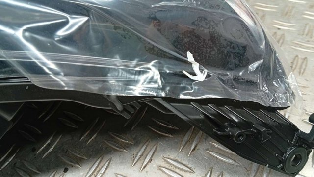 260106859R RENAULT Правая фара купить в Тернополь