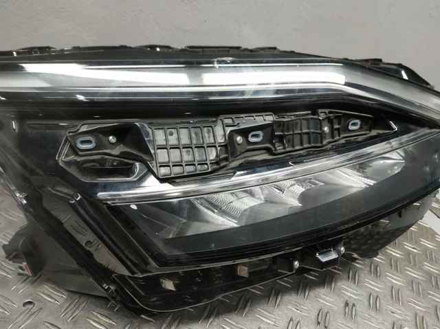 260106UN0C NISSAN Фара правая купить в Николаев