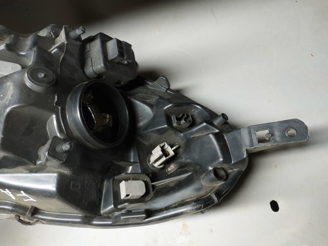 26010AX705 NISSAN Фара правая купить в Ровно