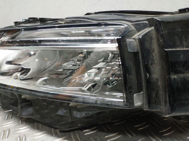 NISSAN 260606RR0A Левая фара в наличии Ровно