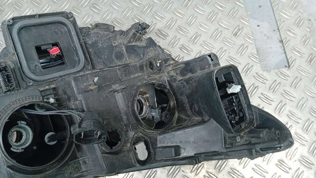 260608093R RENAULT Фара левая купить в Ирпень