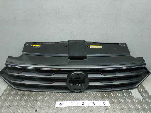 Решетка радиатора 2GA853651R VAG