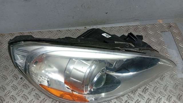 VOLVO 31325255 Правая фара в наличии Тернополь