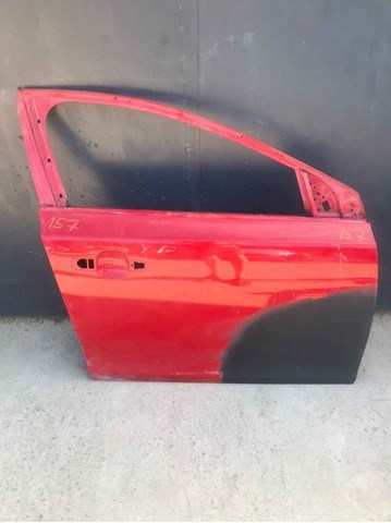 Пассажирская передняя дверь 31424669 VOLVO