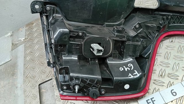 VOLVO 32228826 Фонарь задний левый внешний в наличии Сумы