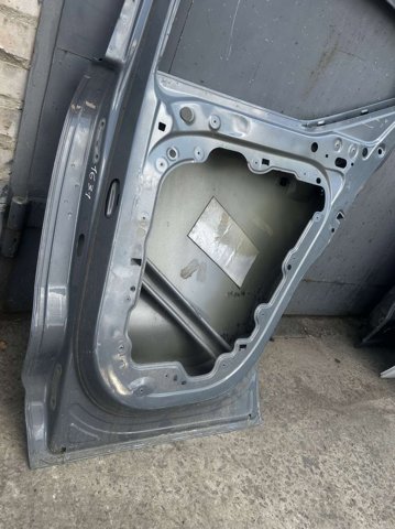 VOLVO 32399015 Дверь задняя правая в наличии Ровно