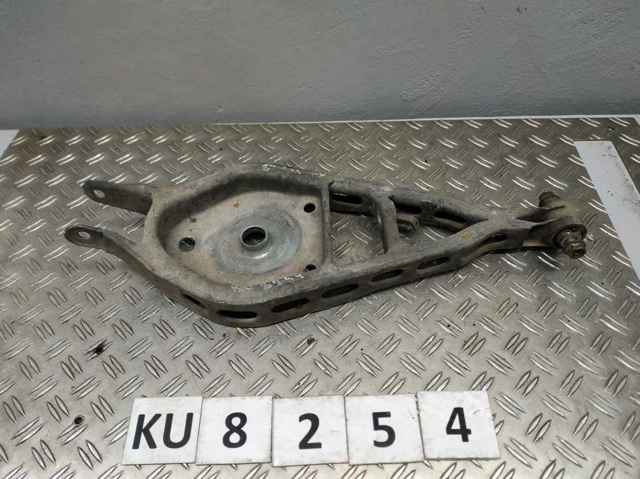 Рычаг задней подвески верхний, правый 33303402536 BMW