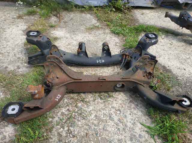 33316863815 BMW Балка задней подвески (подрамник) купить в Черкассы