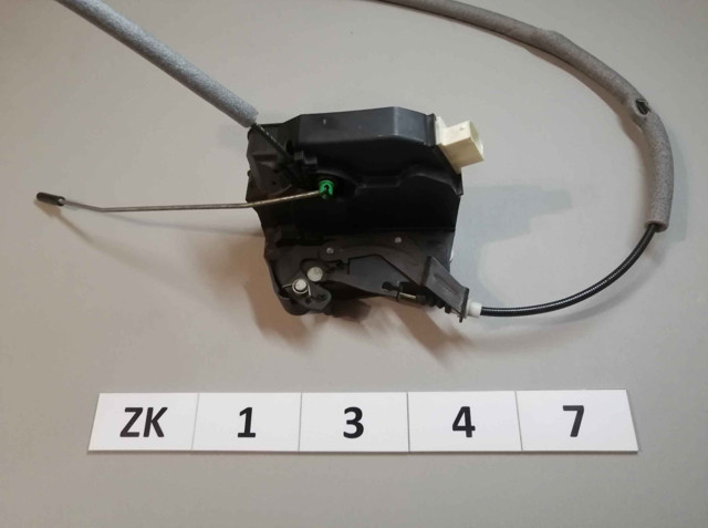 Внутренний дверной замок 3H4221812CE LAND ROVER