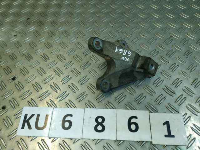 Кронштейн подушки (опоры) двигателя, левой 3M517M125LD FORD