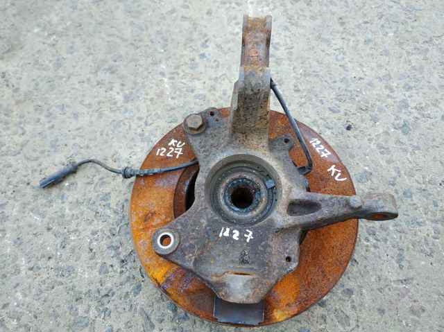 400147163R RENAULT Цапфа передняя правая купить в Каменское