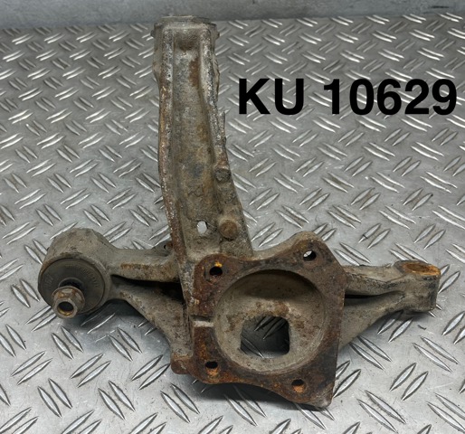 Цапфа (поворотный кулак) задний правый 4230406100 TOYOTA