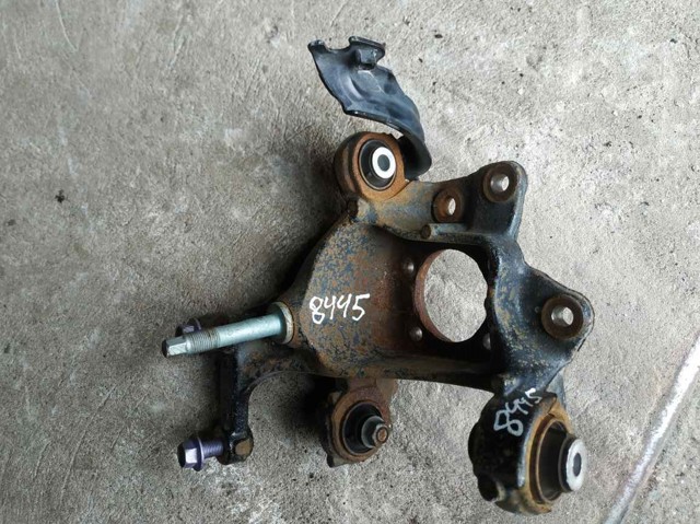 Цапфа поворотного кулака 4230433050 TOYOTA