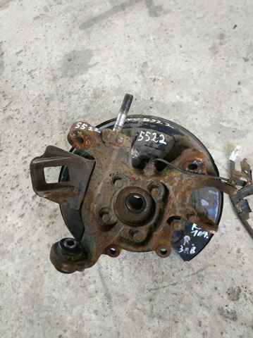Цапфа (поворотный кулак) задний правый 4230448060 TOYOTA