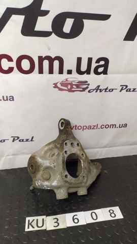Кулак поворотный правый 4230450090 TOYOTA