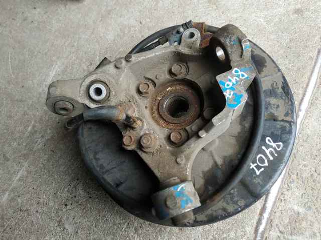 Цапфа (поворотный кулак) задний правый 430183JA0A NISSAN