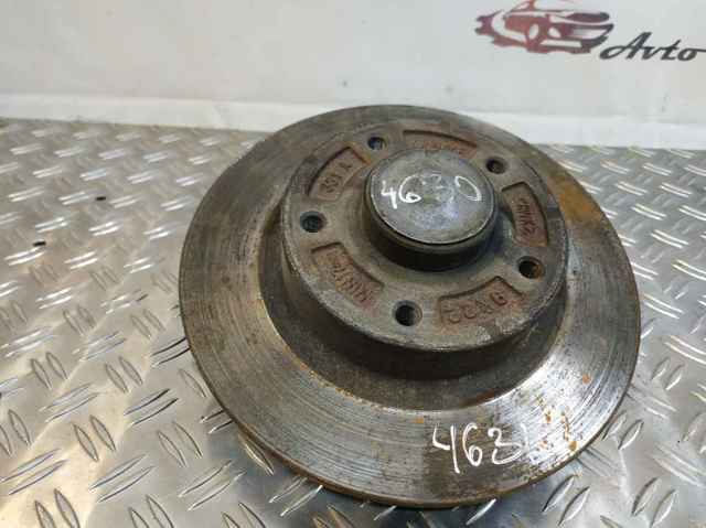 Цапфа (поворотный кулак) задний правый 430423884R RENAULT