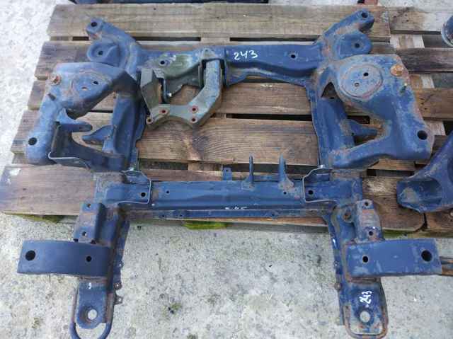 Поперечина передней подвески 4580065J00 SUZUKI