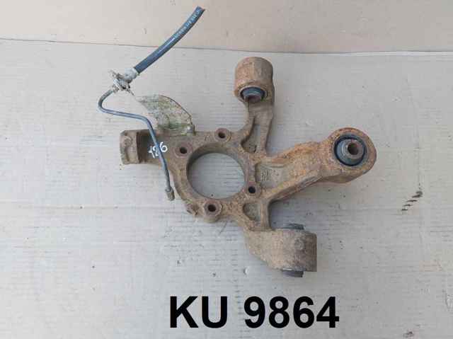 Цапфа (поворотный кулак) задний левый 4615065J00 SUZUKI