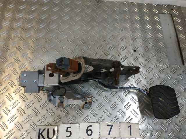 Педаль тормоза 465014EA0B NISSAN