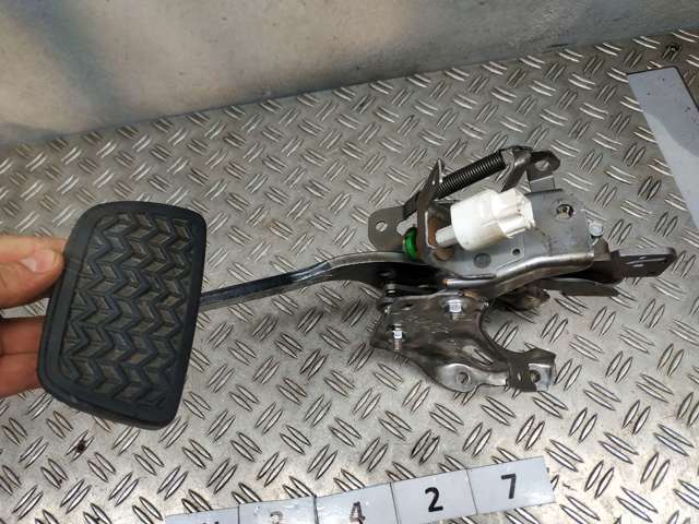 TOYOTA 4711033430 Педаль тормоза в наличии Павлоград