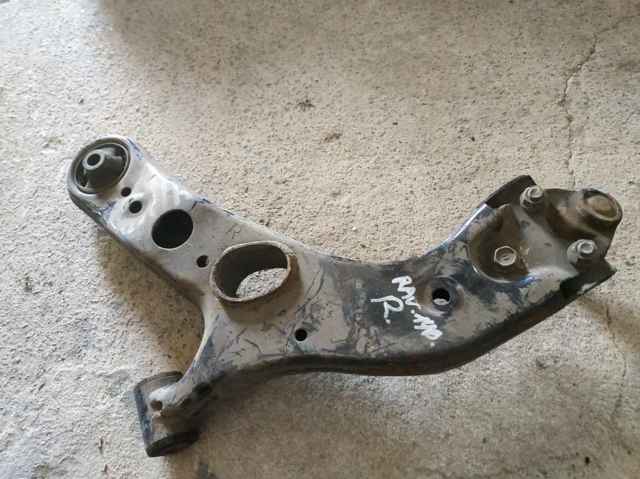 Передний нижний рычаг Toyota RAV4 4