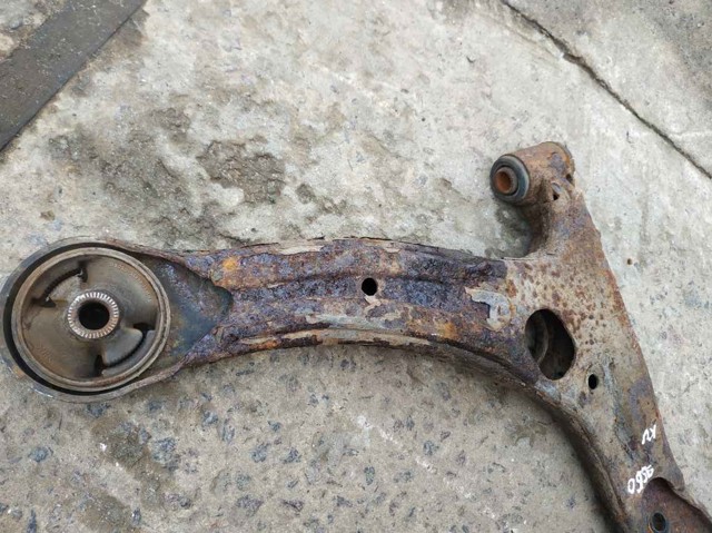 TOYOTA 4806905070 Рычаг передней подвески левый в наличии Ровно