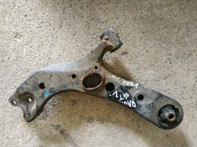 Рычаг передней подвески нижний левый 4806942060 TOYOTA
