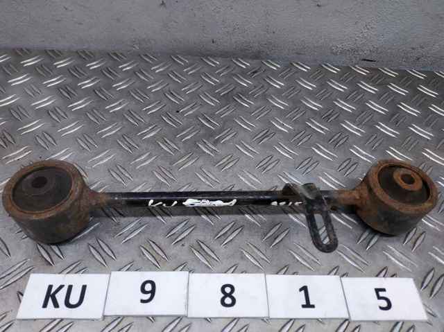 Рычаг/тяга задней подвески продольный верхний, правый 4877060010 TOYOTA
