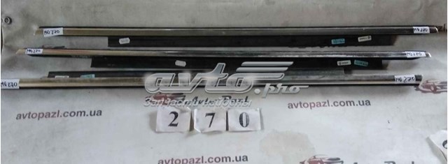 Молдинг опускного стекла двери задней, правой 4G0853764 VAG