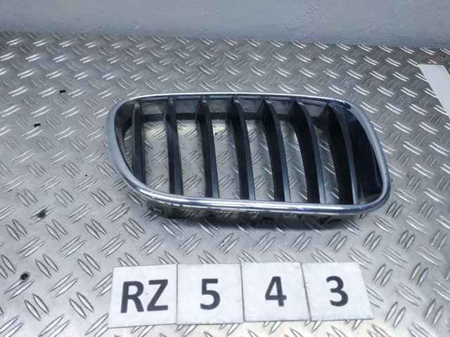 Решетка радиатора правая 51117237422 BMW
