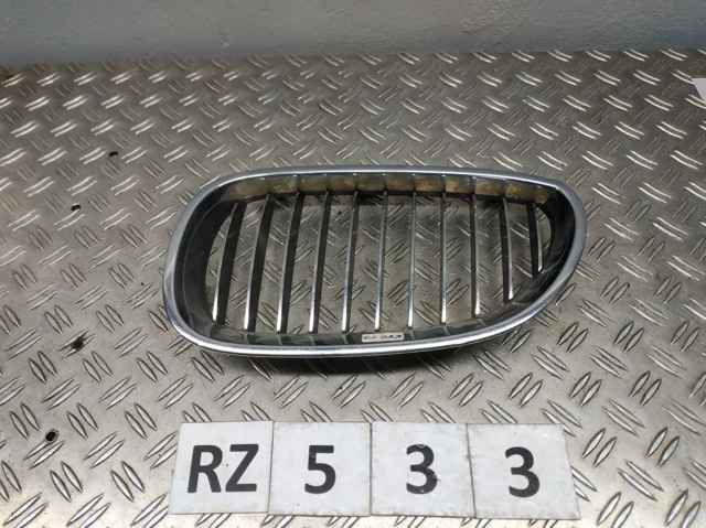 Решетка радиатора левая 51137065701 BMW