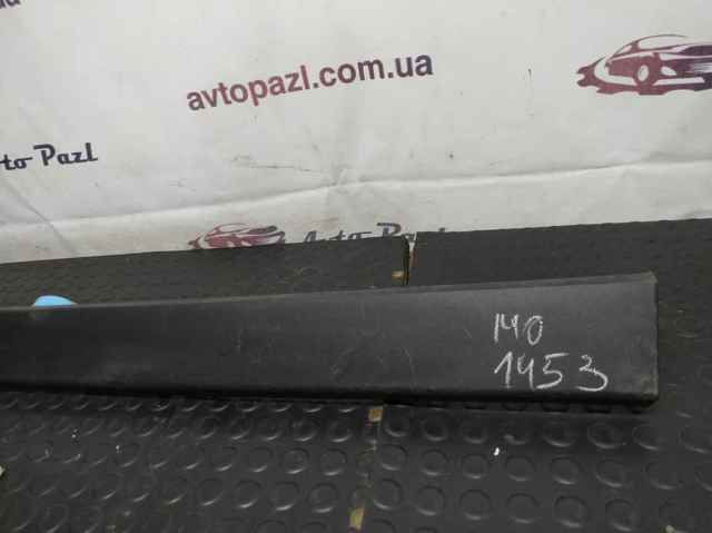 BMW 51137352092 Молдинг двери передней правой в наличии Харьков
