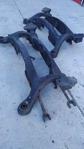 Балка задней подвески поперечная 512060T020 TOYOTA