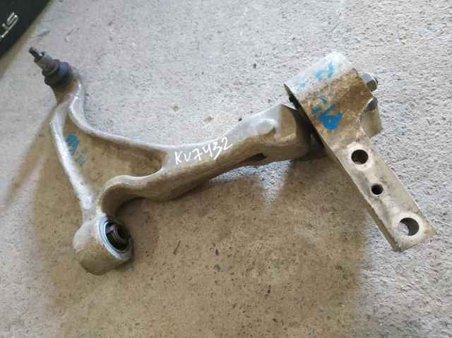 Передний нижний рычаг 51350SZAA04 HONDA