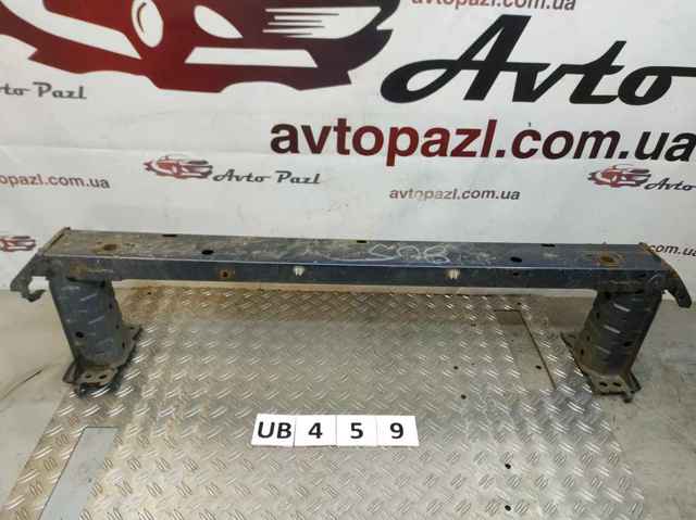Буфер бампера переднего Toyota Avensis III