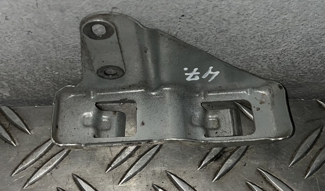 5208205010 TOYOTA Кронштейн бампера переднего левый купить в Львов