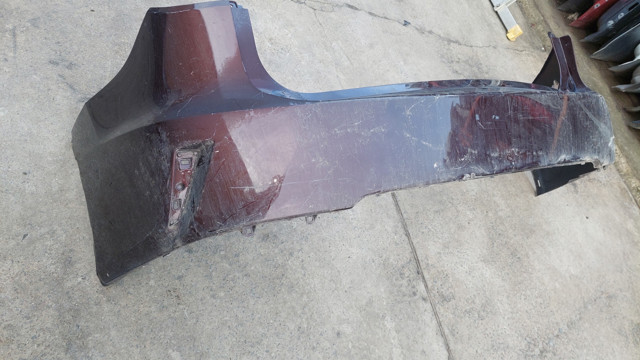 Бампер задний 5215948150 TOYOTA