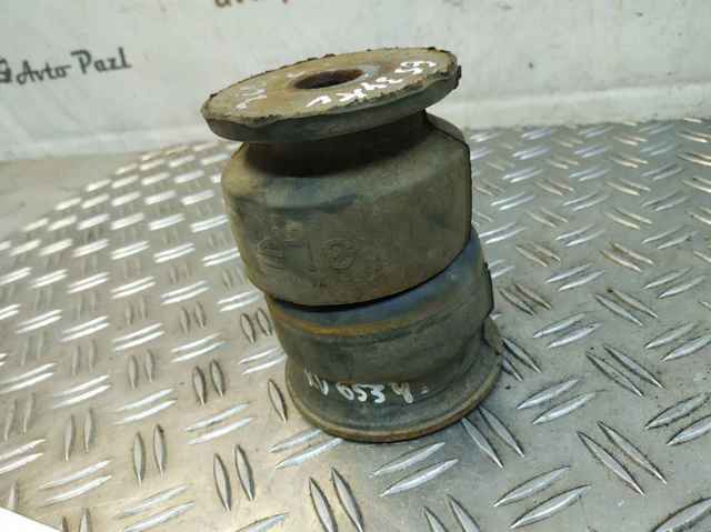 Подушка рамы (крепления кузова) 5220660030 TOYOTA