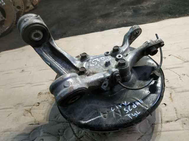 HONDA 52215SNAA50 Цапфа (поворотный кулак) задний левый в наличии Ужгород