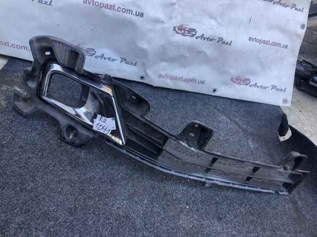 Решетка переднего бампера, правая 5310360010 TOYOTA