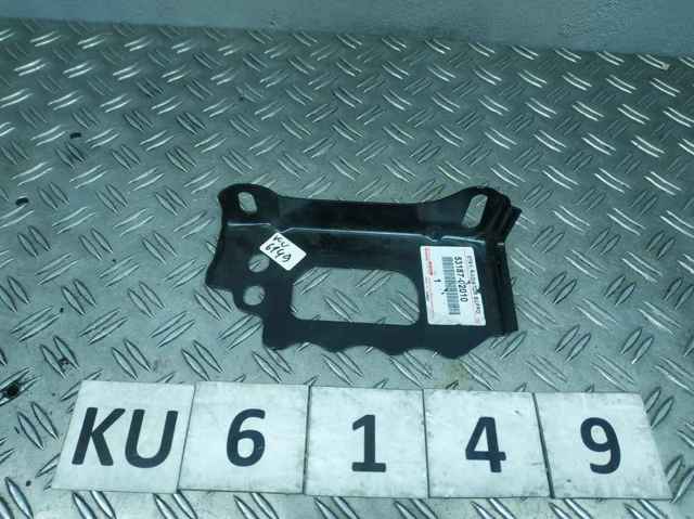 Рамка радиатора нижняя 5318702010 TOYOTA