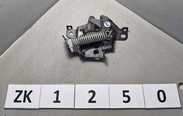 Замок крышки капота 5351047090 TOYOTA