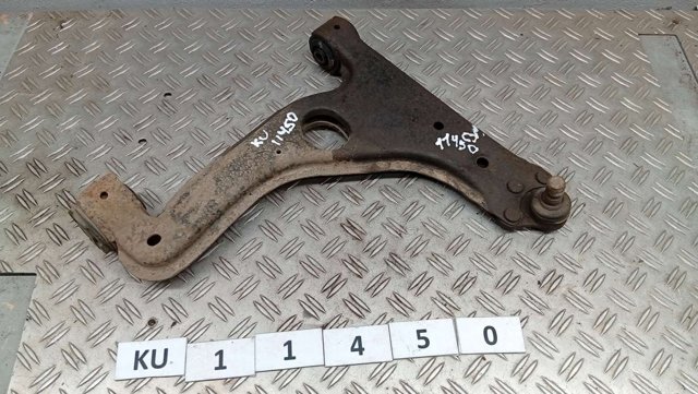 Рычаг передней подвески нижний, правый 5352030 GM